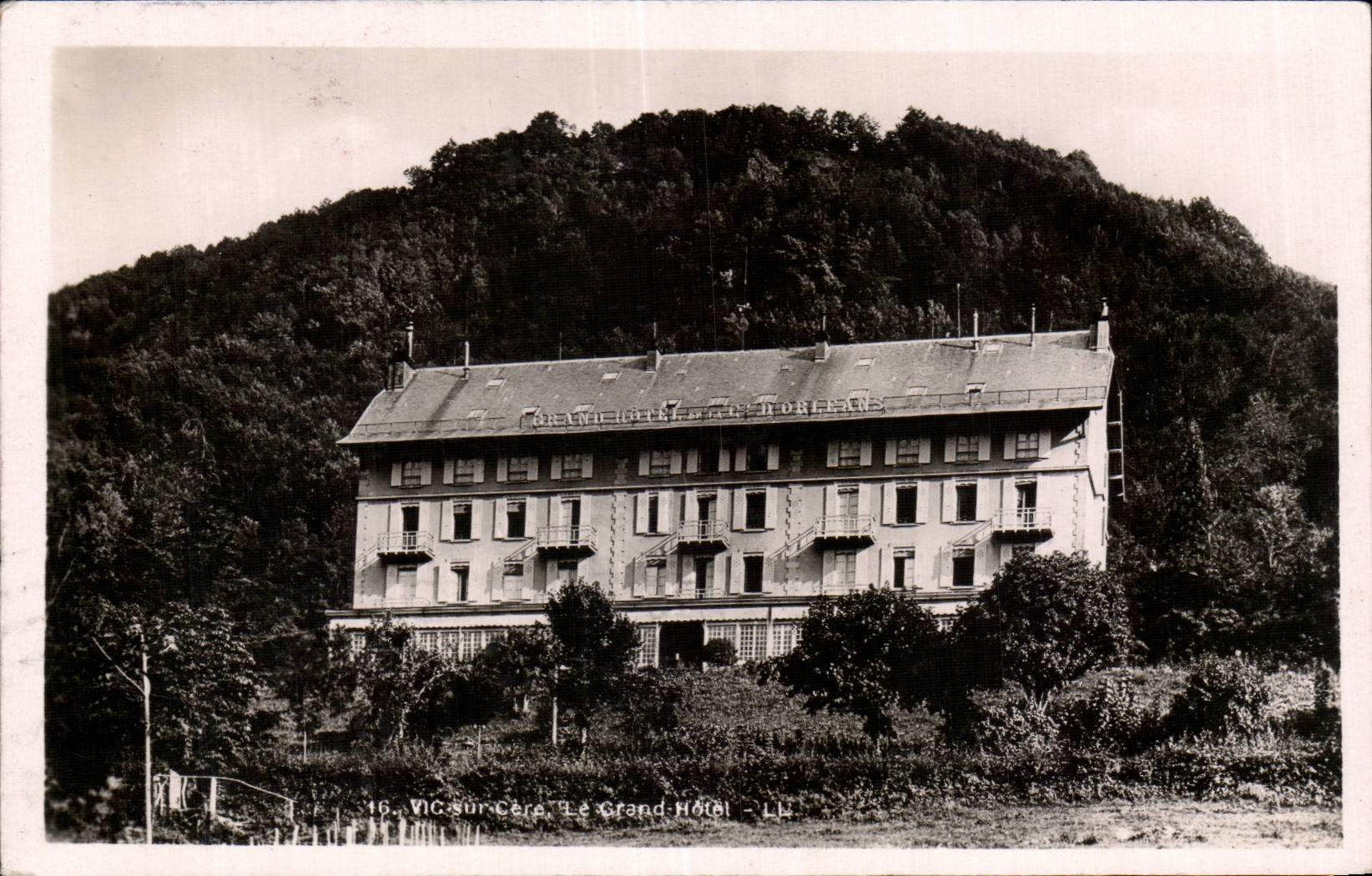 Vic sur Cere - Le Grand Hotel - CPA