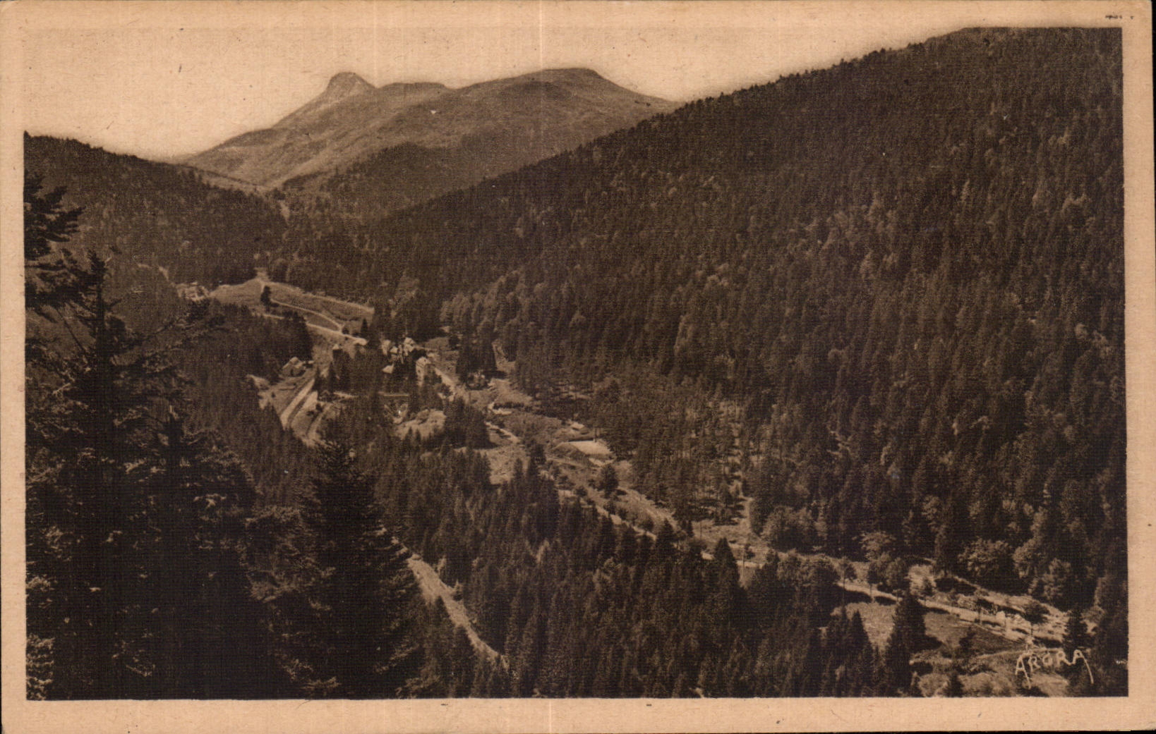 Le Lioran - Vue d Ensemble - Le Puy Griou - CPA