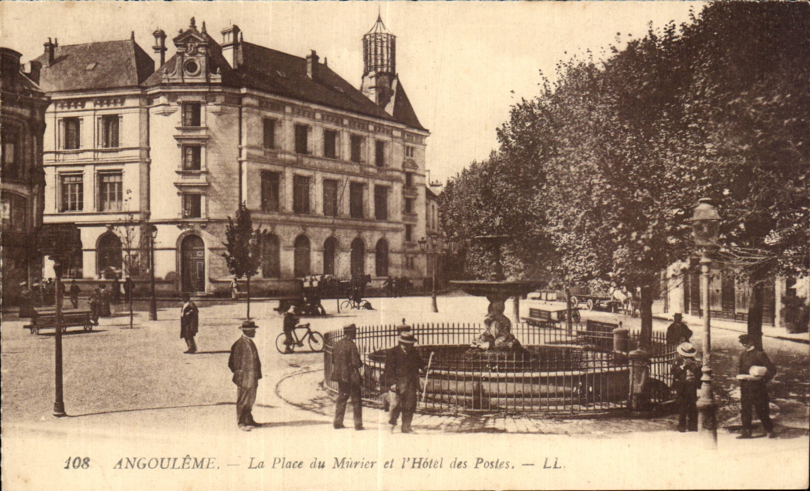 Angouleme - the Place of the Mulberry tree - Post office building - CPA