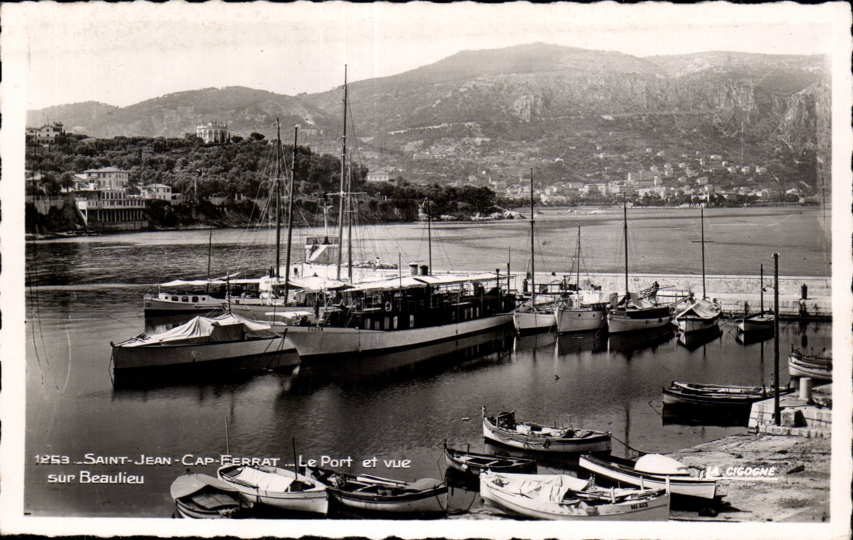 Saint Jean Cap Ferrat - Le Port et Vue sur Beaulieu - CPA