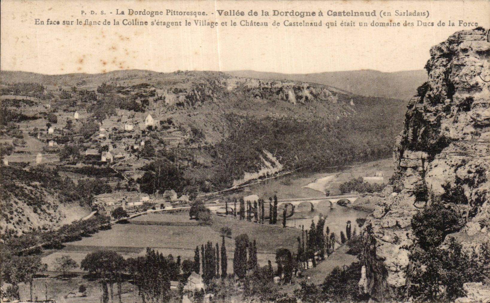 Valley of the Dordogne has Castelnaud - CPA