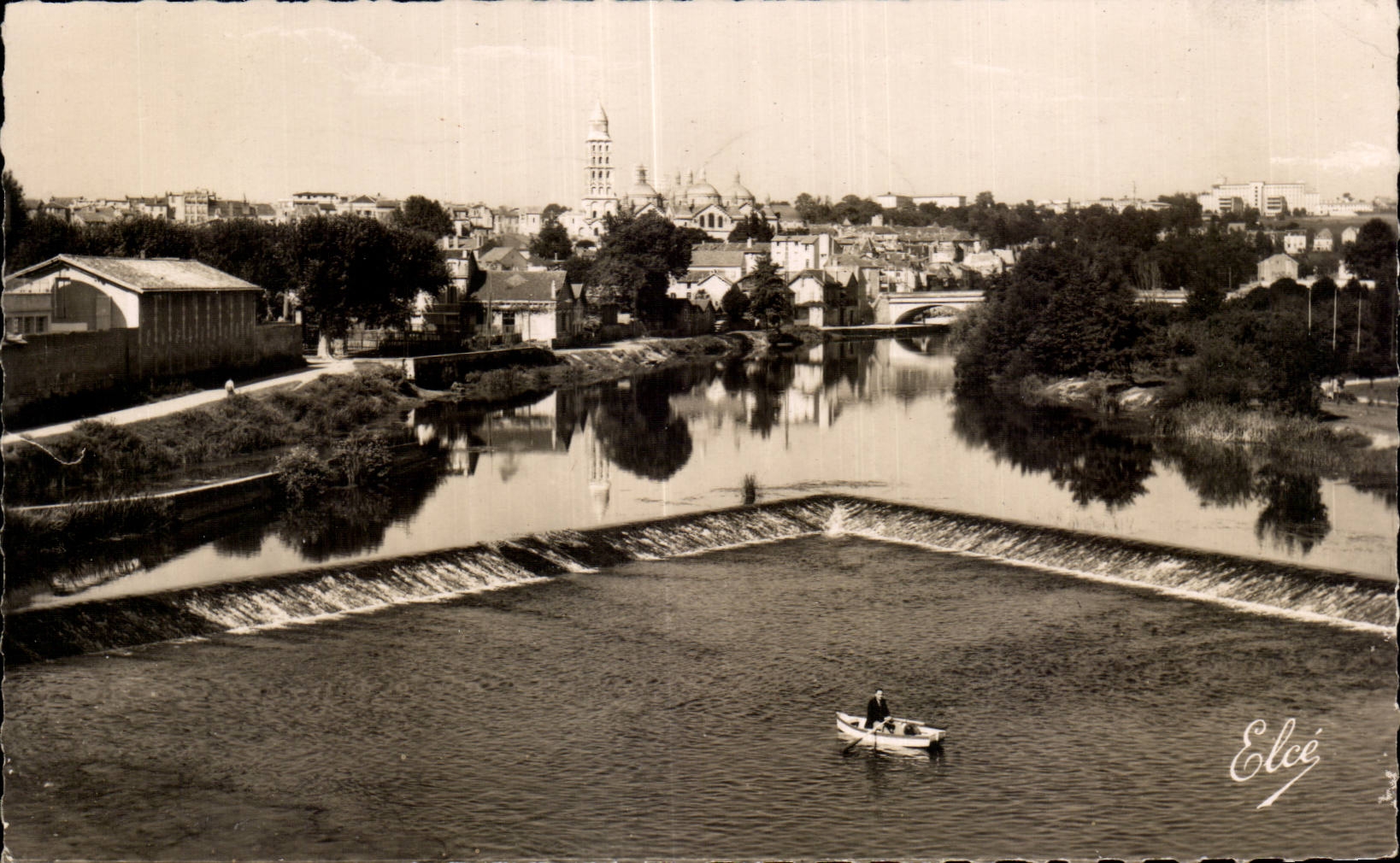 Perigueux - Le Barrage Ste Claire - au fond - Saint Front - CPA