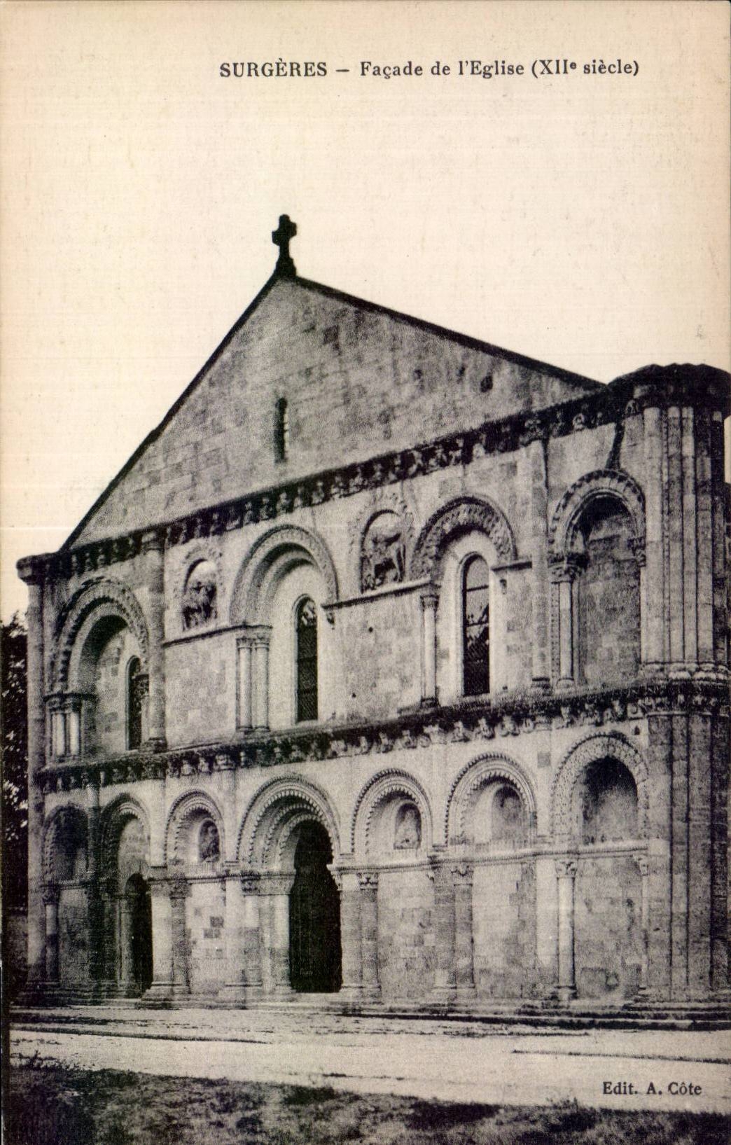 Surgeres - Frontage of Church - CPA