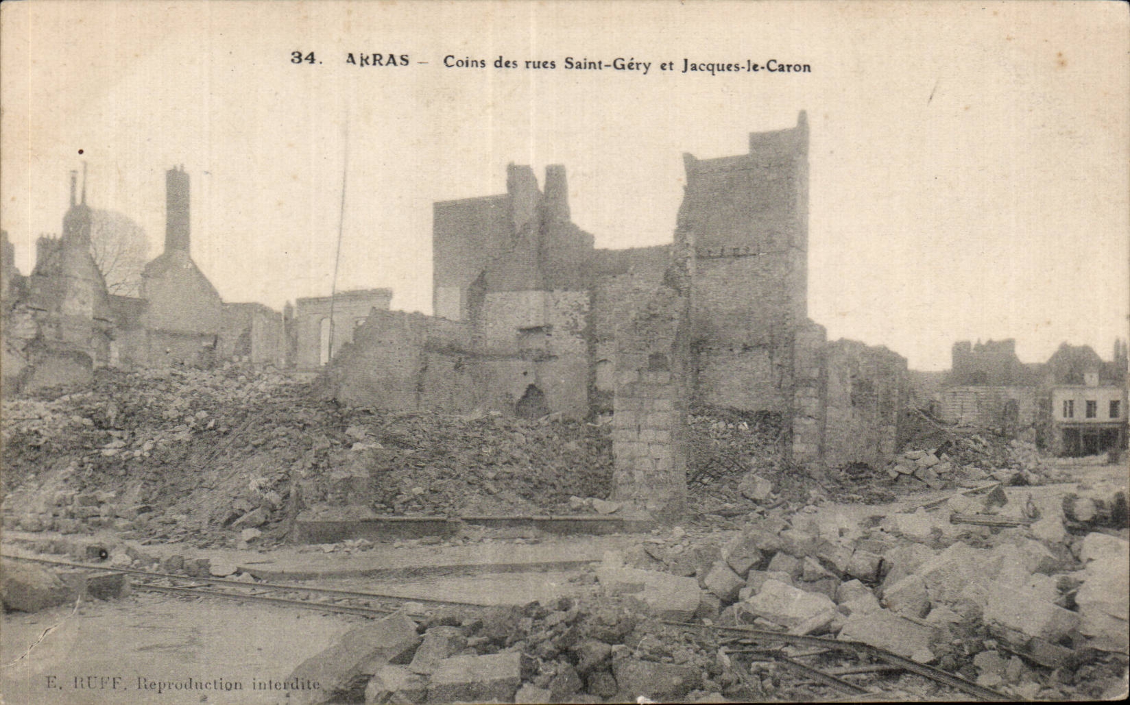 CPA Militaria Arras Corners of the streets Saint Gery and Jacques Charon