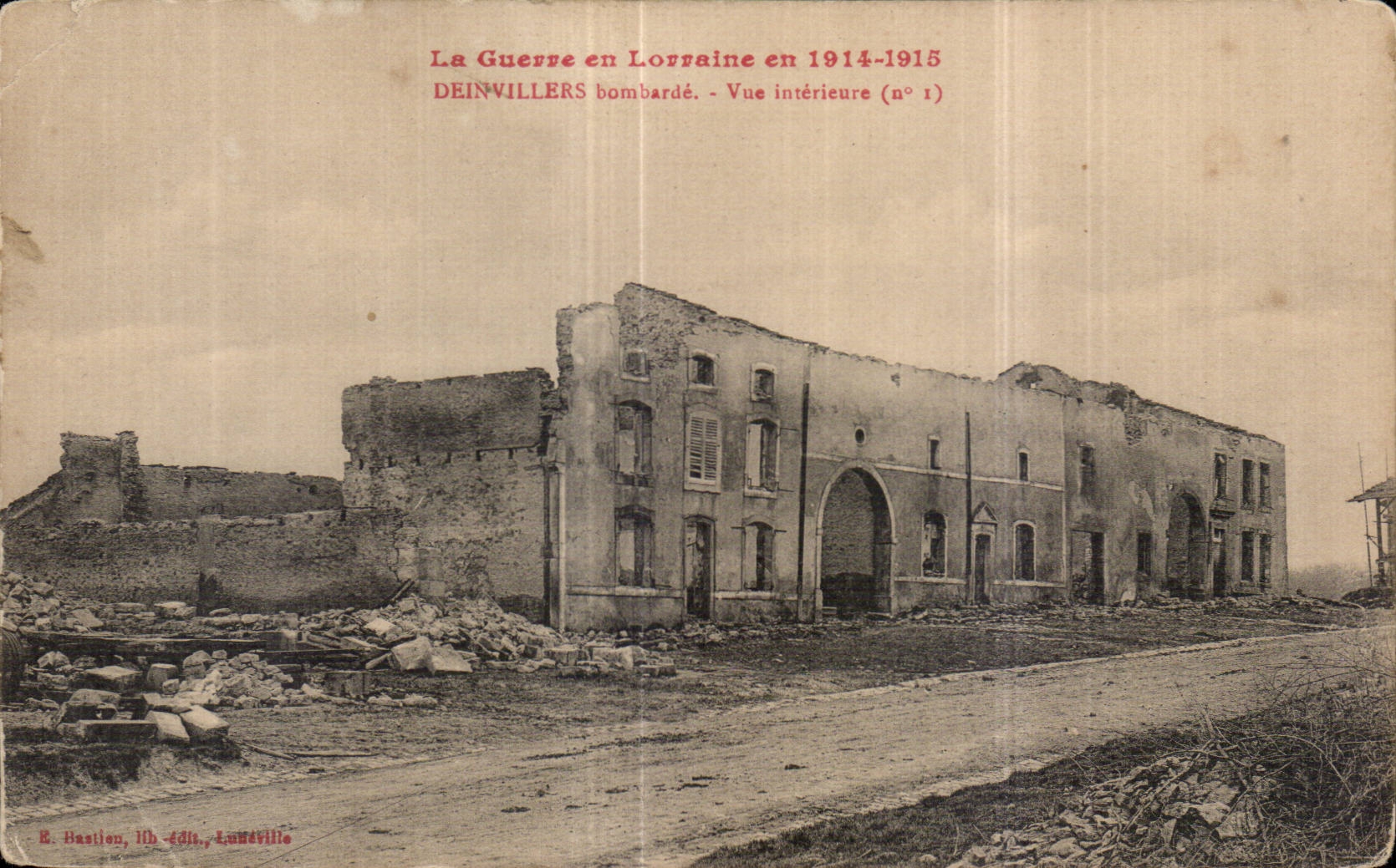 CPA Deinvillers bombards Vue interior