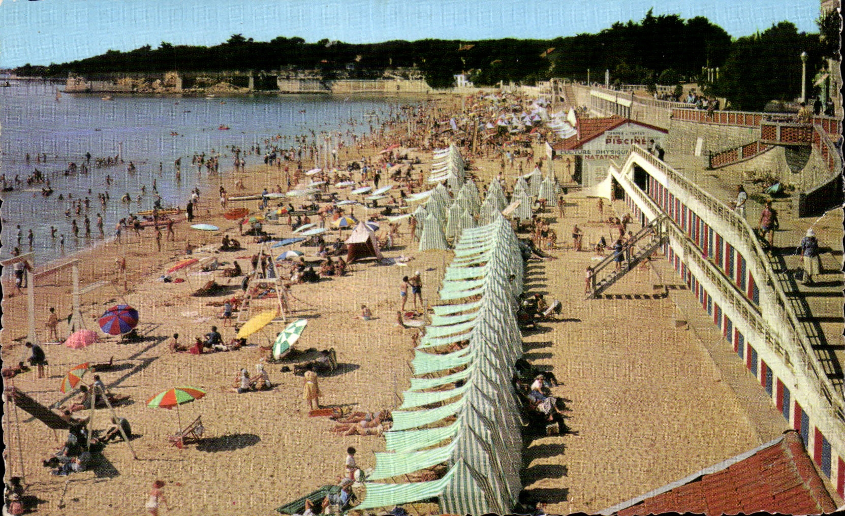 Fouras - La Plage Ouest et les Rochers - CPA