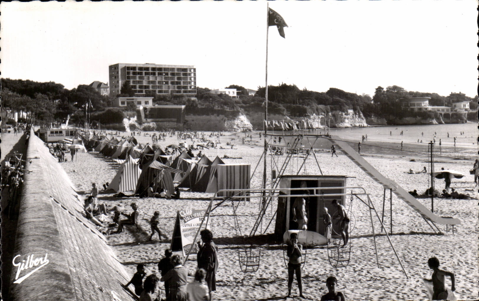 CPSM La plage et les rochers de Vallieres a St Georges de Didonne