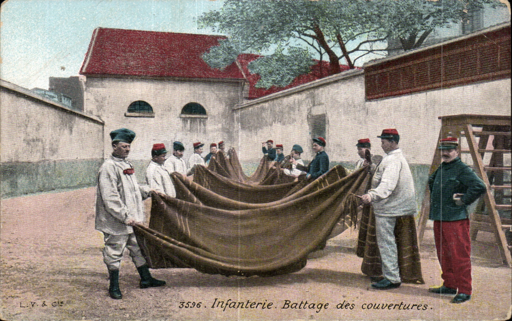 CPA Militaria War of 1914 Infantry Beating of the covers