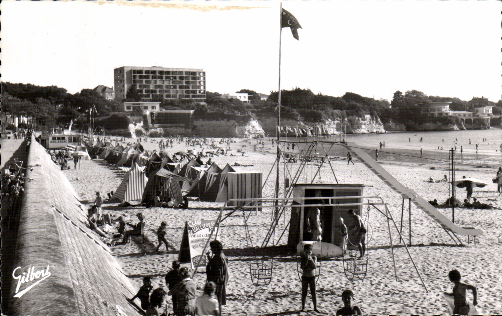 CPSM La plage et les rochers de Vallieres a St Georges de Didonne
