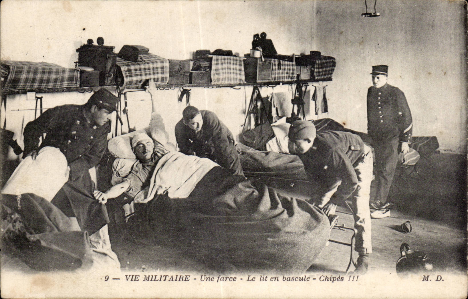 CPA Militaria Guerre of 1914 Military life a joke the bed in rocker Bate