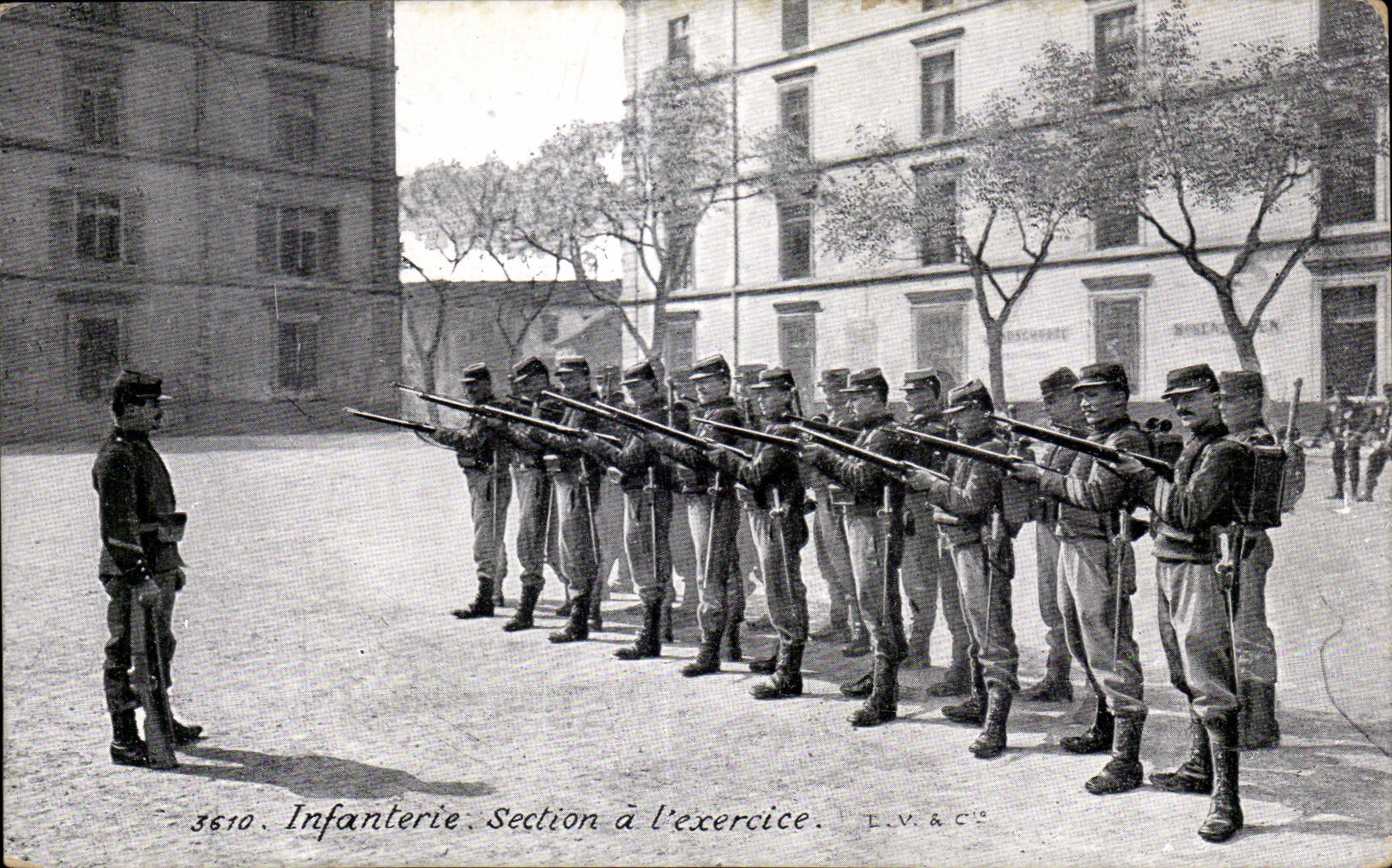 CPA Militaria Infanterie Section has exercise