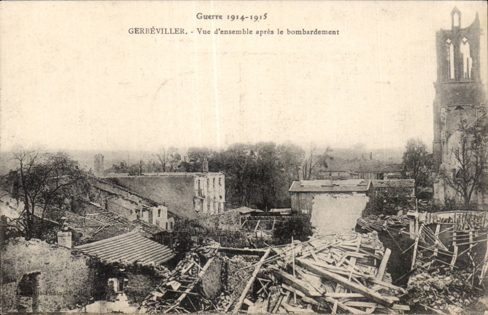 CPA Militaria Gerbeviller Seen together after the bombardment