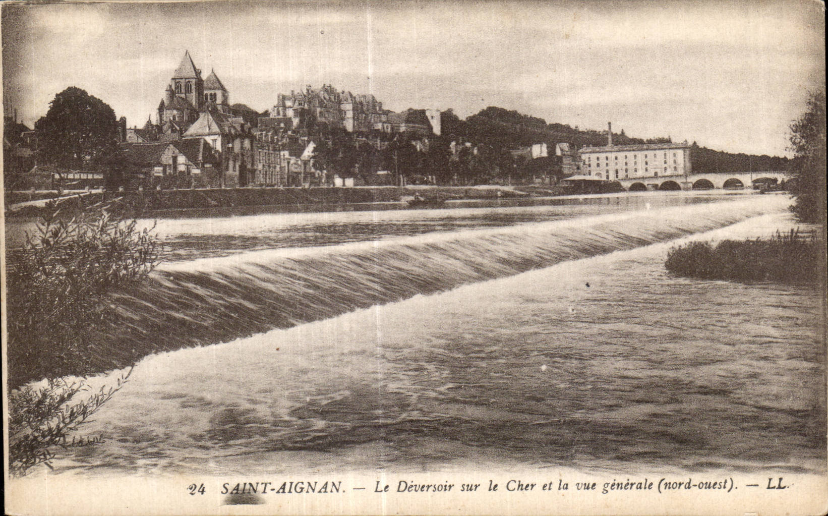 CPA Saint Aignan Le deversoir sur le Cher et la vue generale