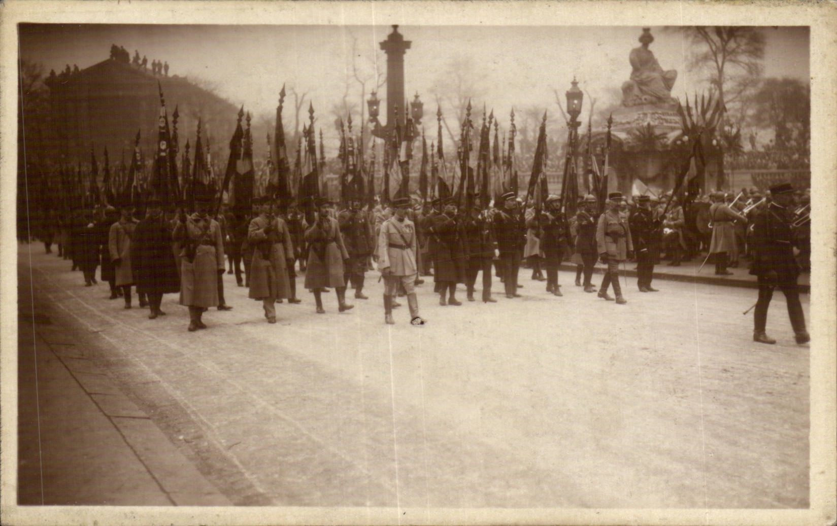 CPA Militaria War of 1914 1918 Funerailles of the marshal Foch March 26th 1929 flags of the dissolved regiments Paris