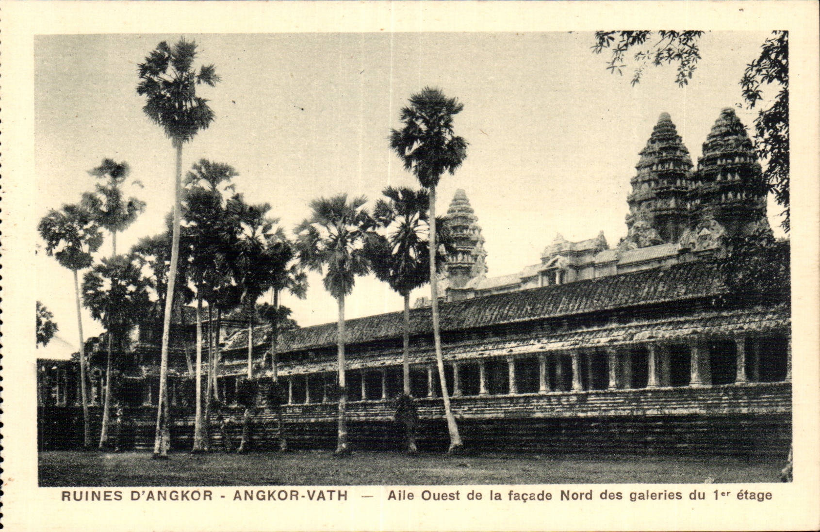 CPA Campuchea arruina el ala occidental de Angkor Angkor Vath del ataque frontal norteno