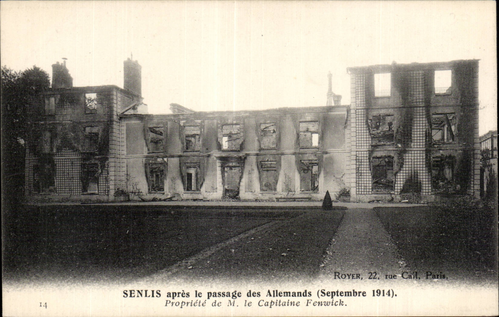 CPA Militaria Senlis despues del paso del capitAn alemAn de Fenwick