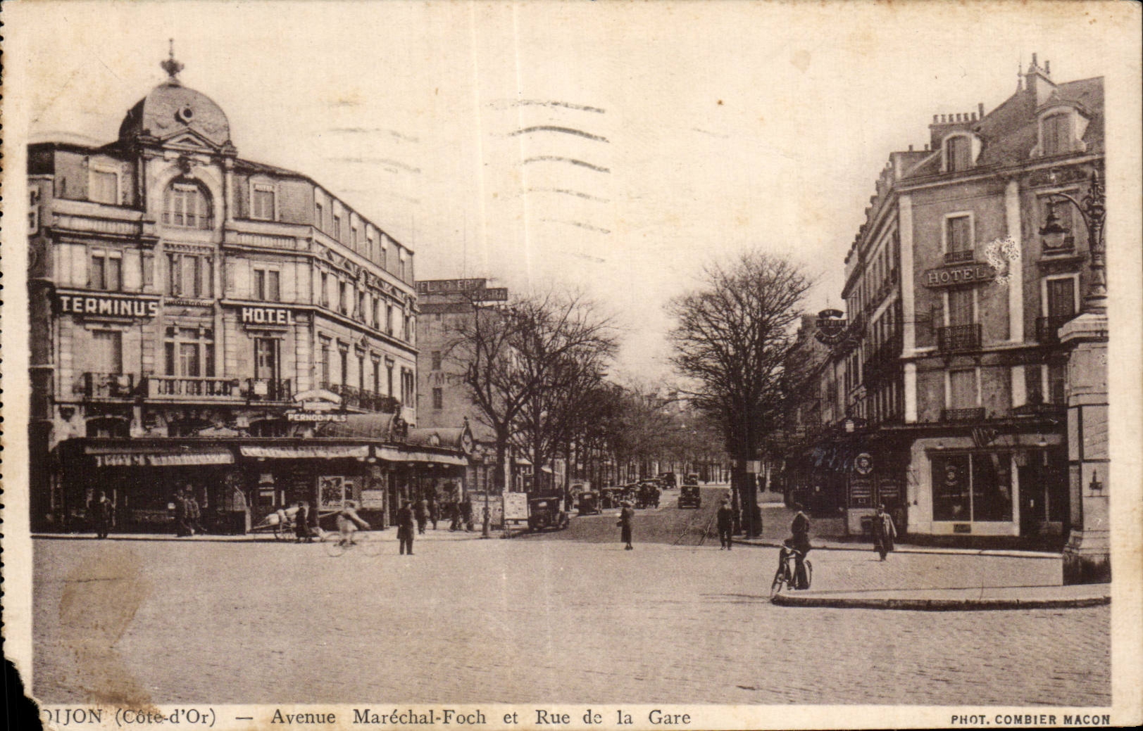 CPA Dijon Avenue Marechal Foch et rue de la gare