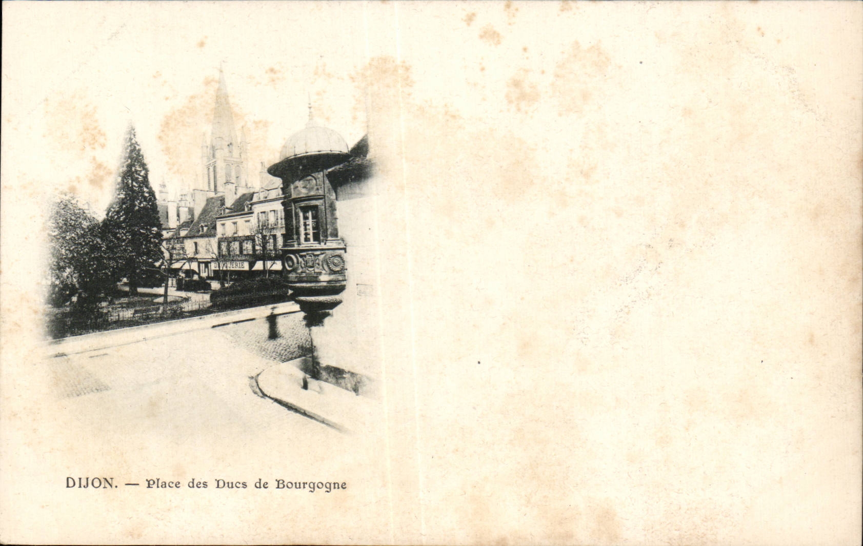 CPA Dijon Place des Ducs de Bourgogne