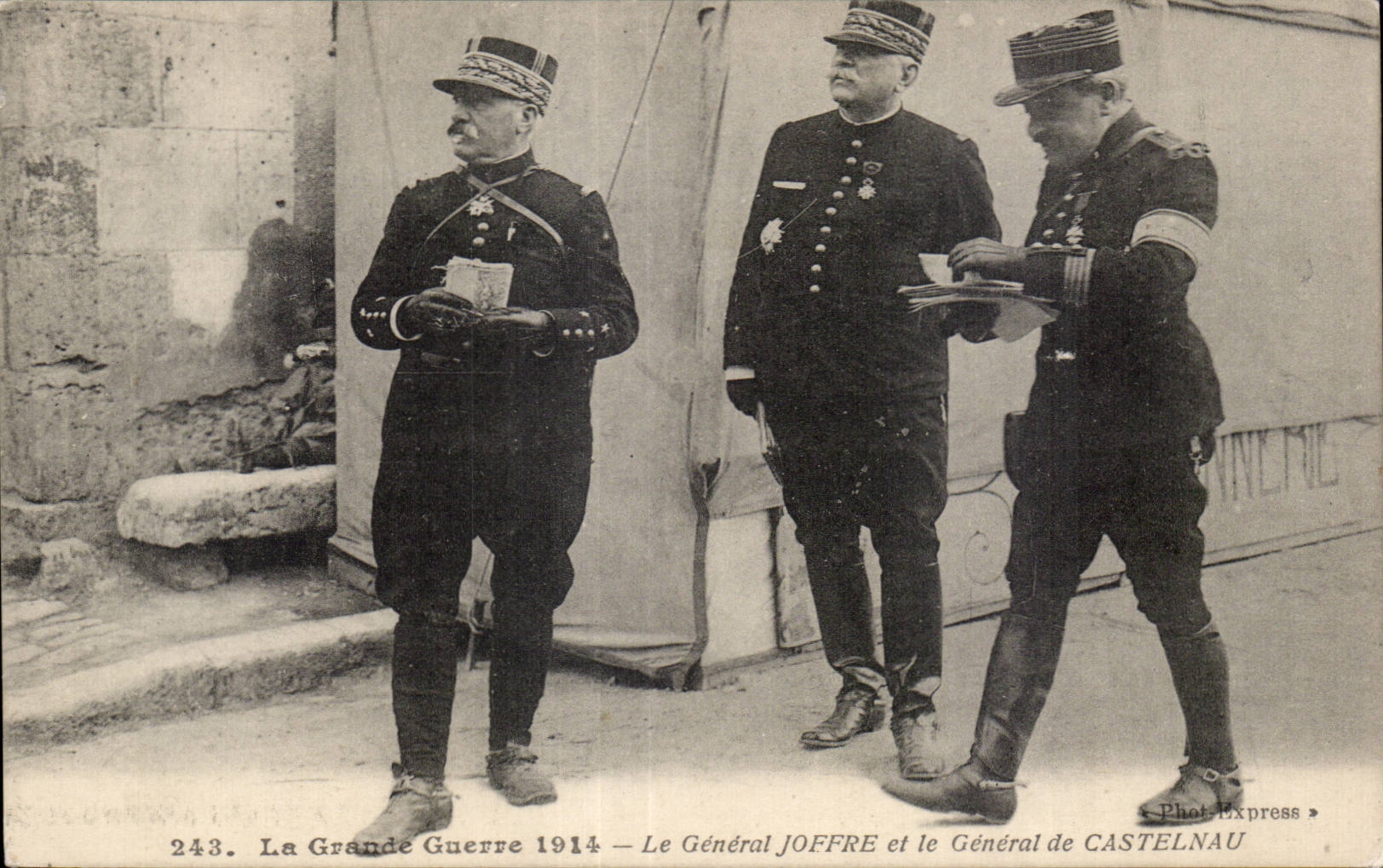 CPA Militaria La grande guerre 1914 Le genral Joffre et le general de Castelnau