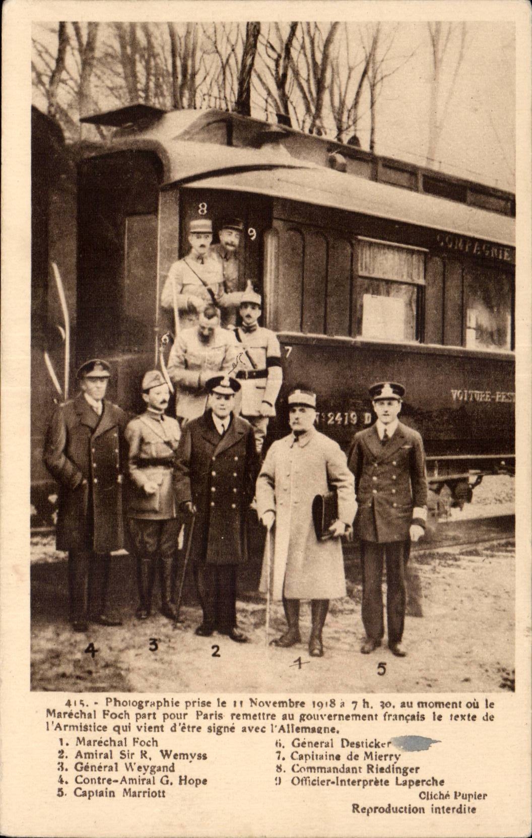 Fotografia de CPA Militaria tomada el 11 de noviembre de 1918