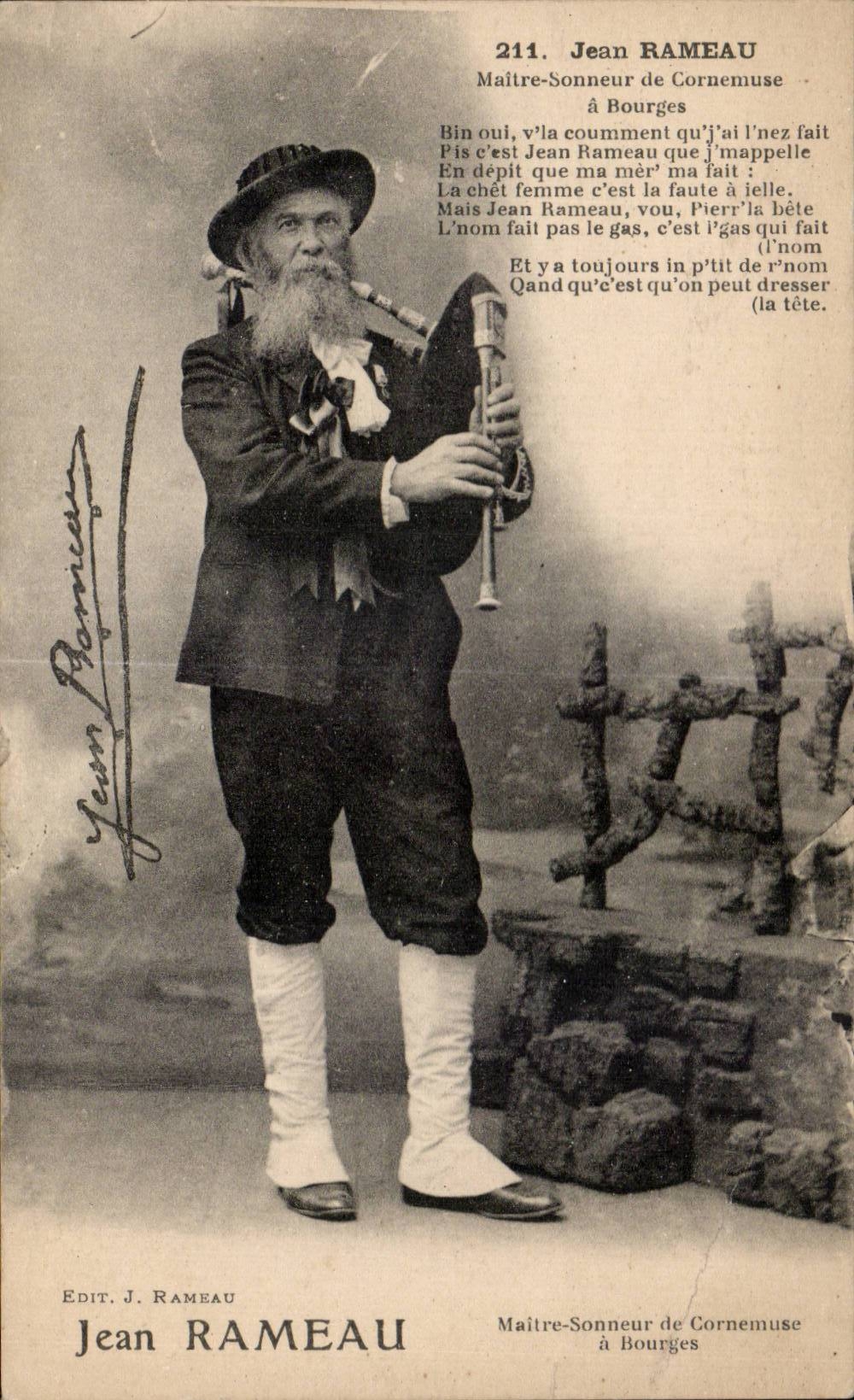 CPA Jean Rameau Main bell ringer of Bagpipe has Bourges Folklore Costume