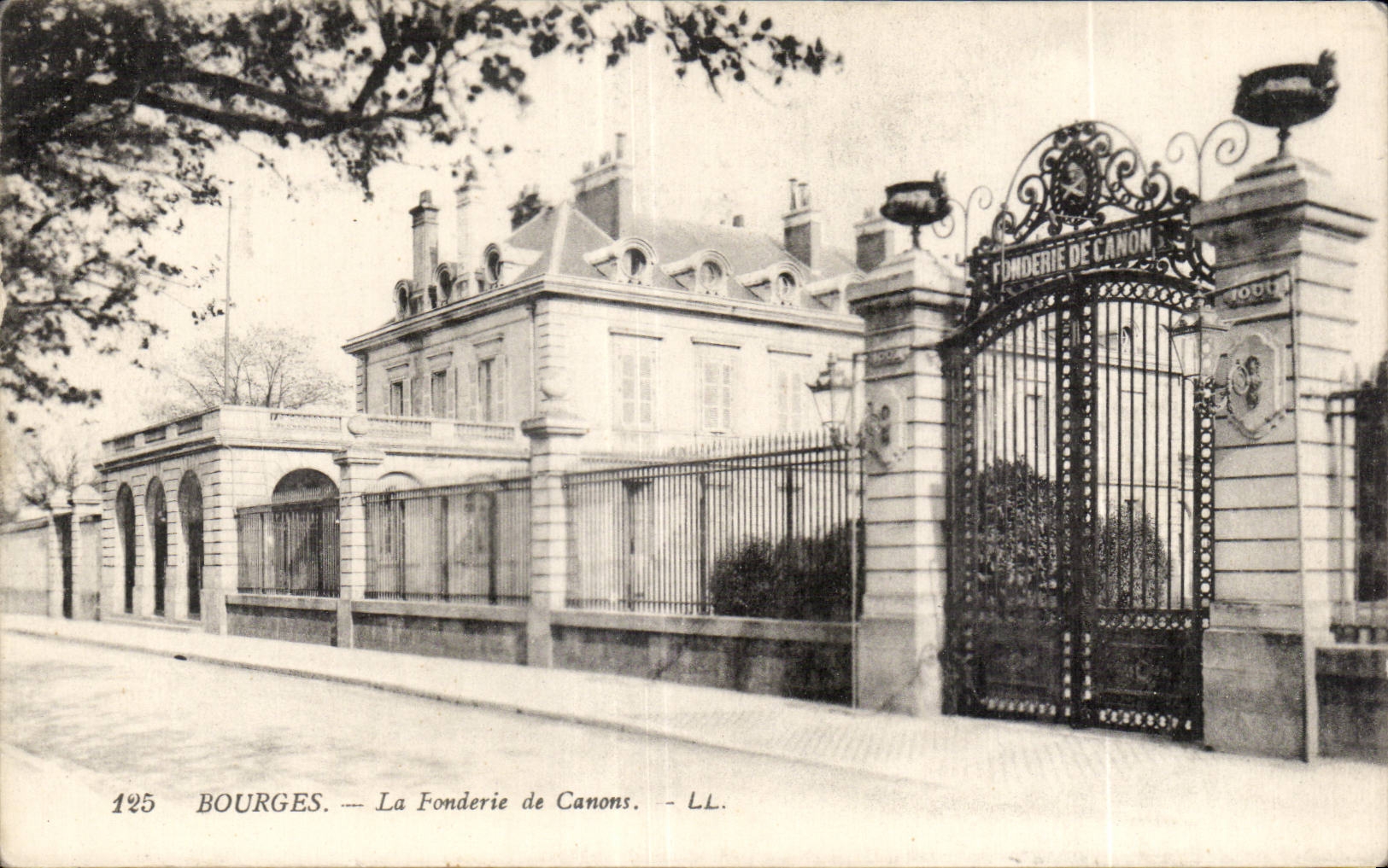 CPA Bourges the foundry of guns