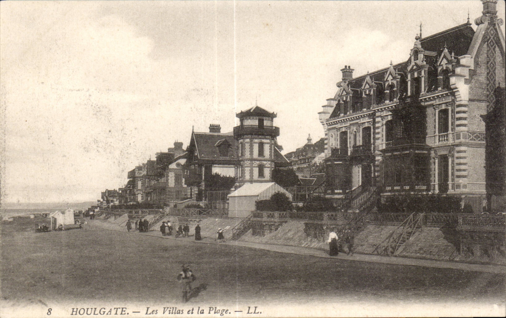 Houlgate - Les Villas et la Plage - CPA