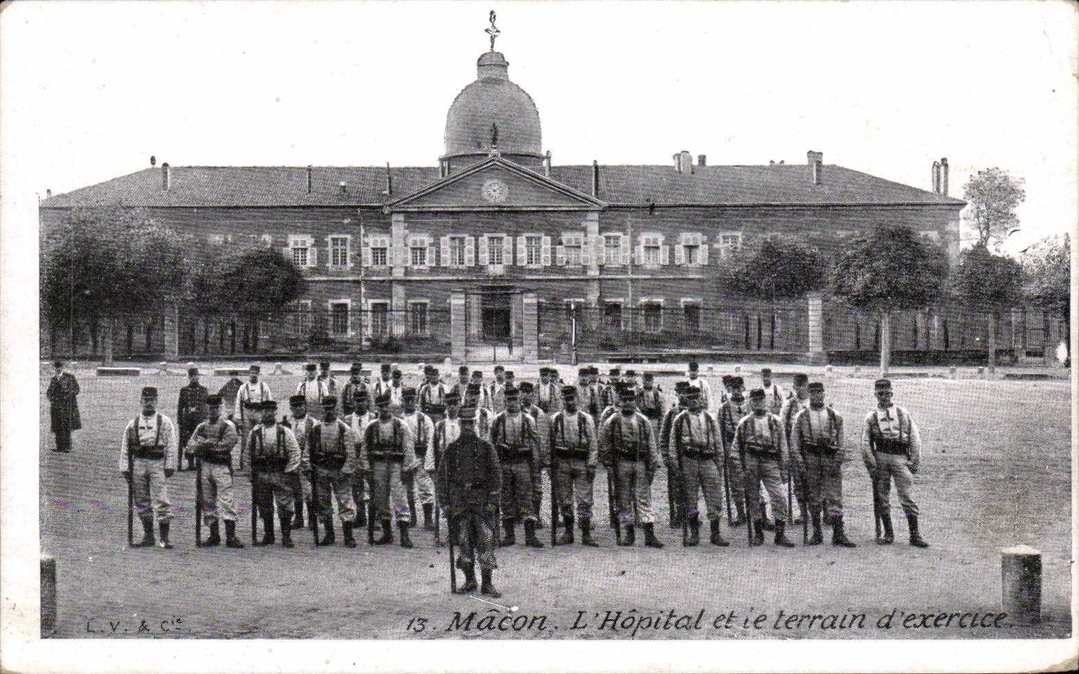 CPA Militaria Guerre de 1914 Macon L hopital et le terrain d exercice