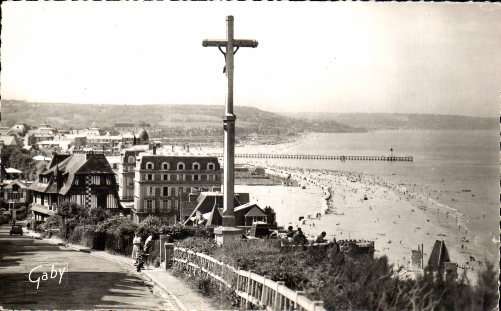 Trouville Deauville - Le Calvaire et la Plage - CPA 