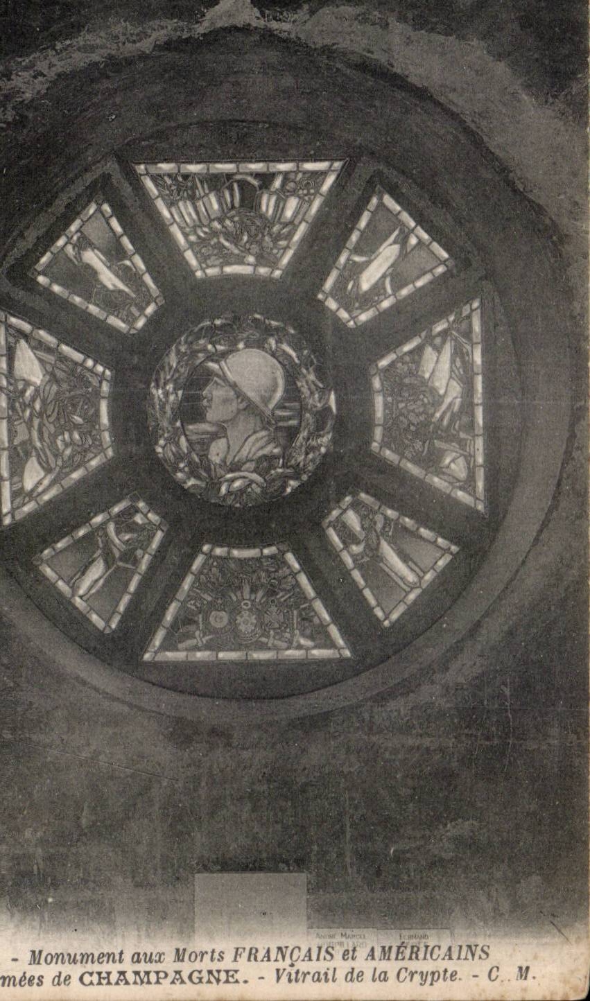 CPA Militaria French and American War memorial of the Champagne Stained glass armies of the crypt