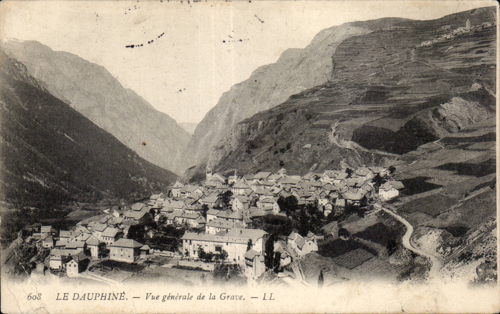 The Dauphine one - Church - CPA