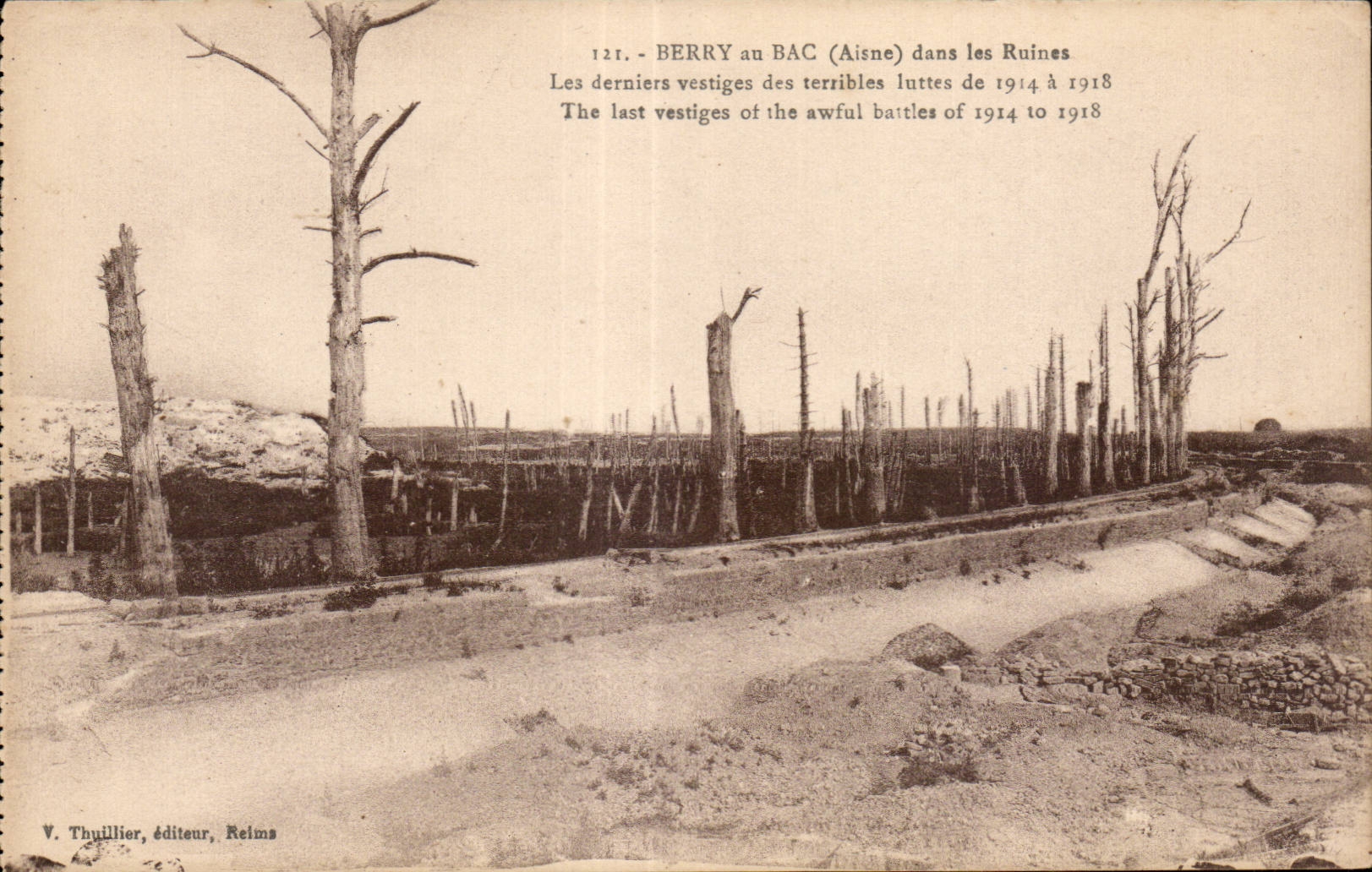 CPA Militaria Berry with the Vat in the ruins the last vestiges of the terrible fights of 1914 has 1918