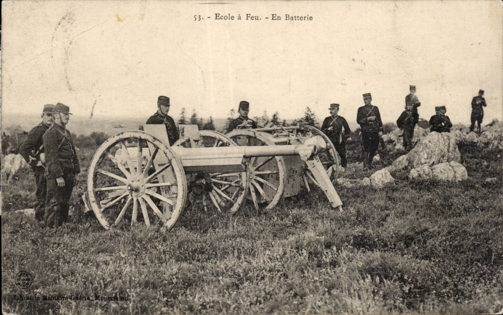 CPA Militaria Ecole a feu Canons
