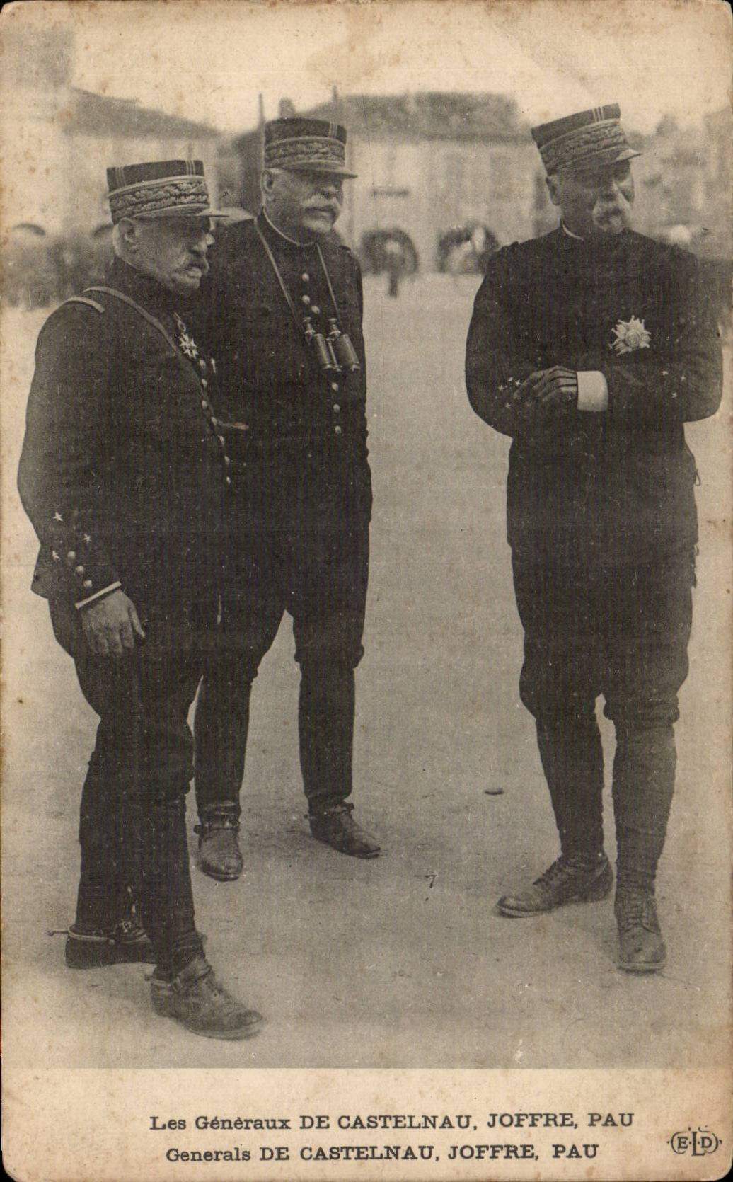 CPA Militaria Les generaux de Castelnau Joffre Pau