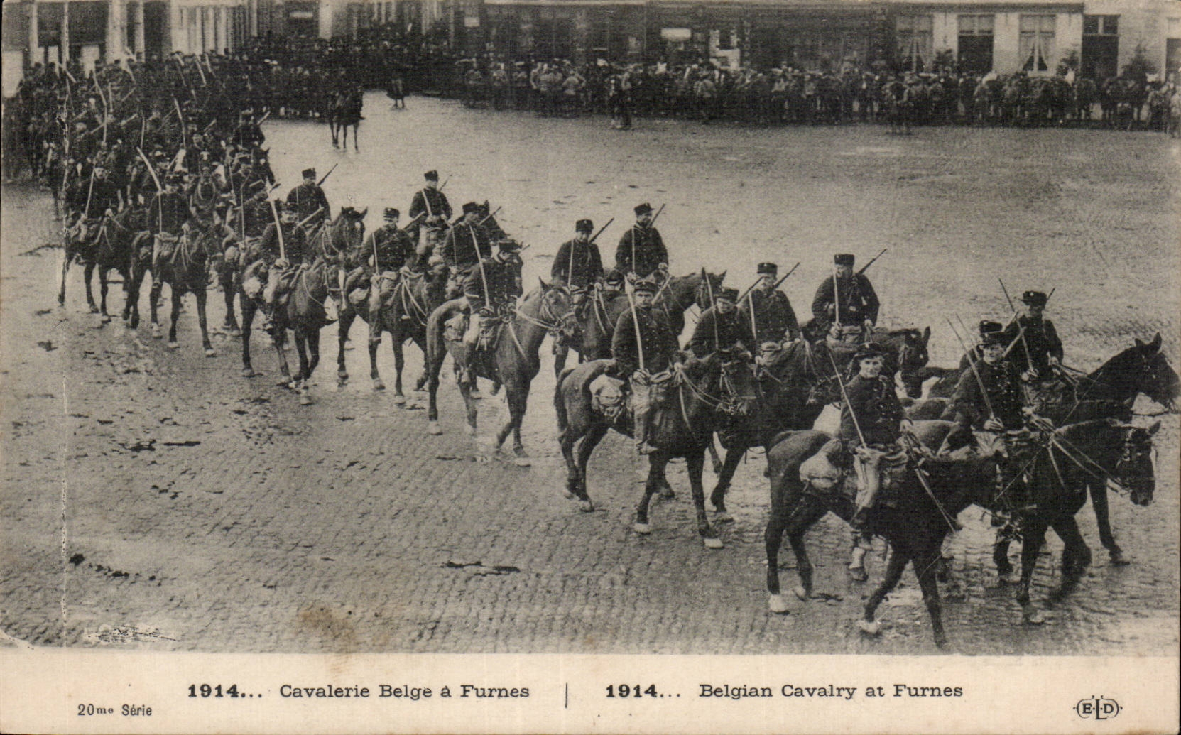 CPA Militaria Cavalerie belge a Furnes Cheval Horse