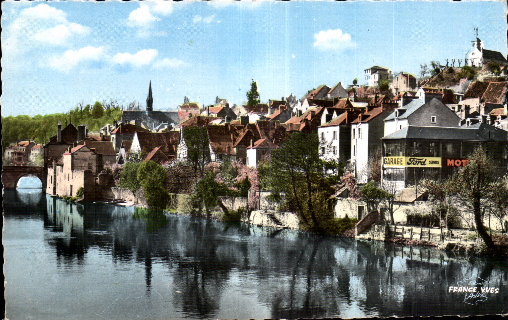 Argenton sur Creuse - La Creuse et un coin de la Ville - CPA