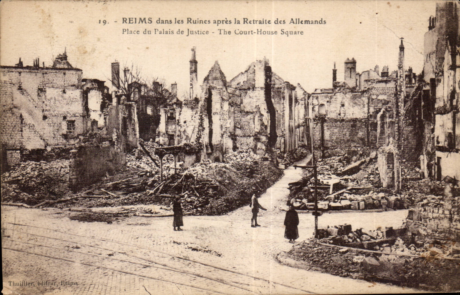 CPA Militaria Reims in the ruins after the retirement of German places law courts