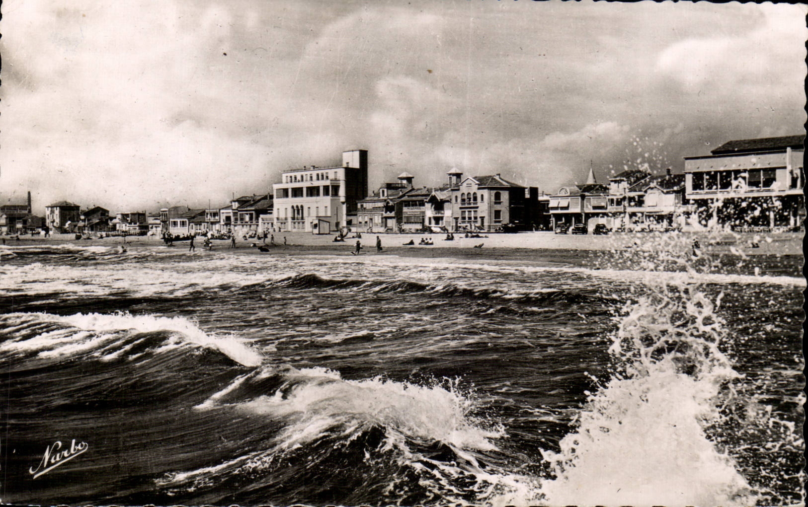 CPSM Palavas Effet de vagues sur la plage rive droite
