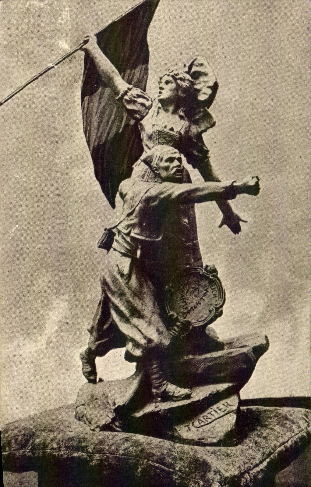 CPA Militaria Statue Marianne Cartier Soldier