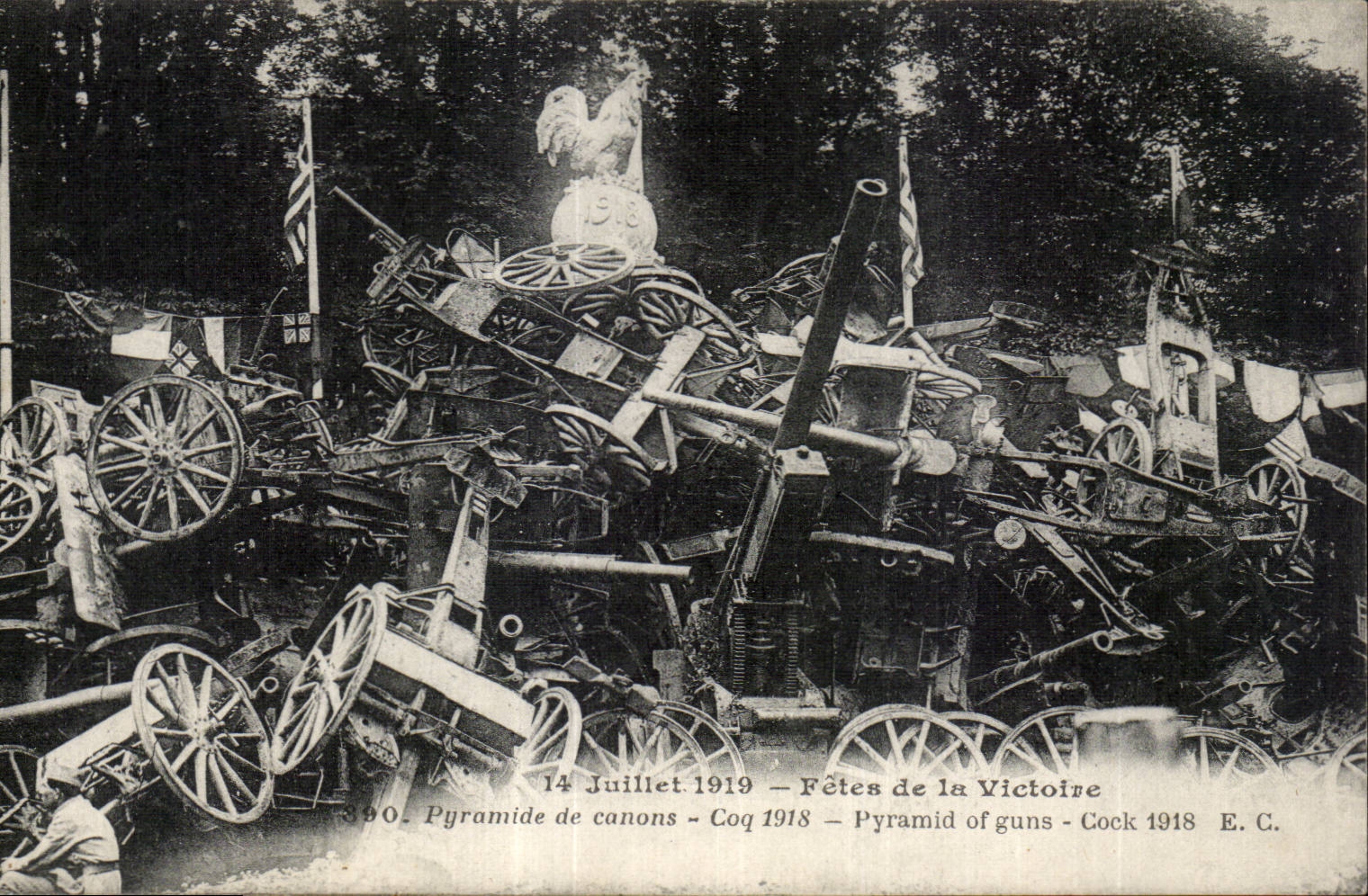 Paris - 8 - Festival of the Victoire - July 14th 1919 - Pyramid of Guns - CPA