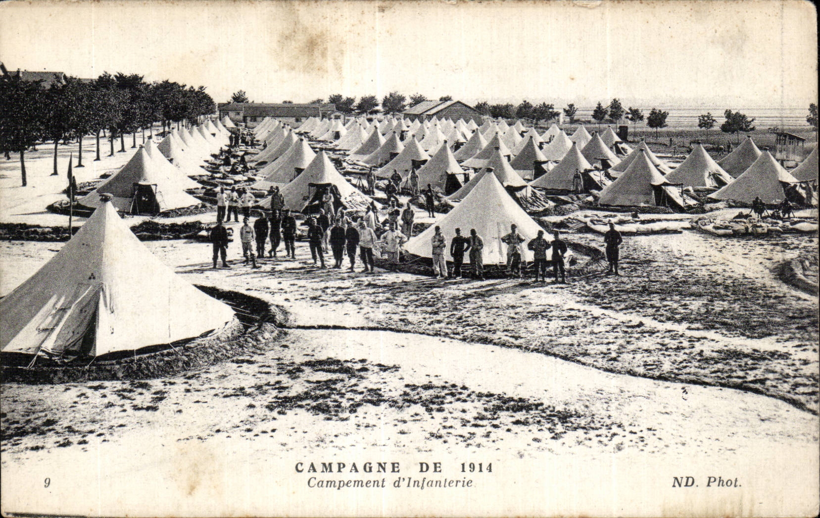 CPA Militaria Countryside of 1914 Camping infantry