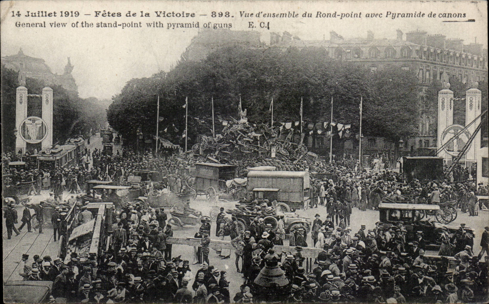Paris - Festivals of the Victoire - July 14th 1919 - Militaria - Round Not with pyramid of Guns - CPA