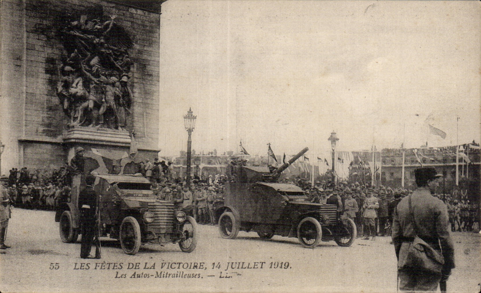 Paris - Festivals of the Victoire - July 14th 1919 - the Cars machine-guns Tank - CPA