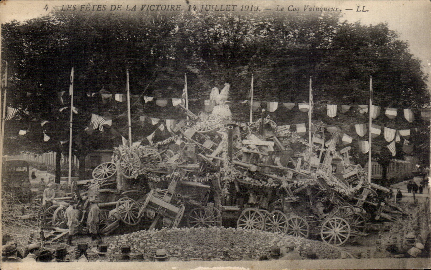 CPA Militaria Paris Festivals of the Victoire July 14th 1919 the victorious cock