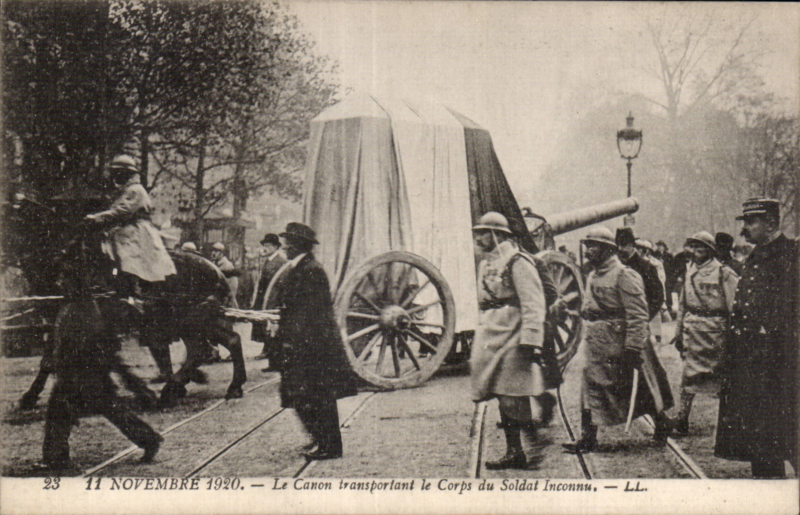 CPA Militaria Paris November 11th 1920 the gun transporting the body of the unknown soldier