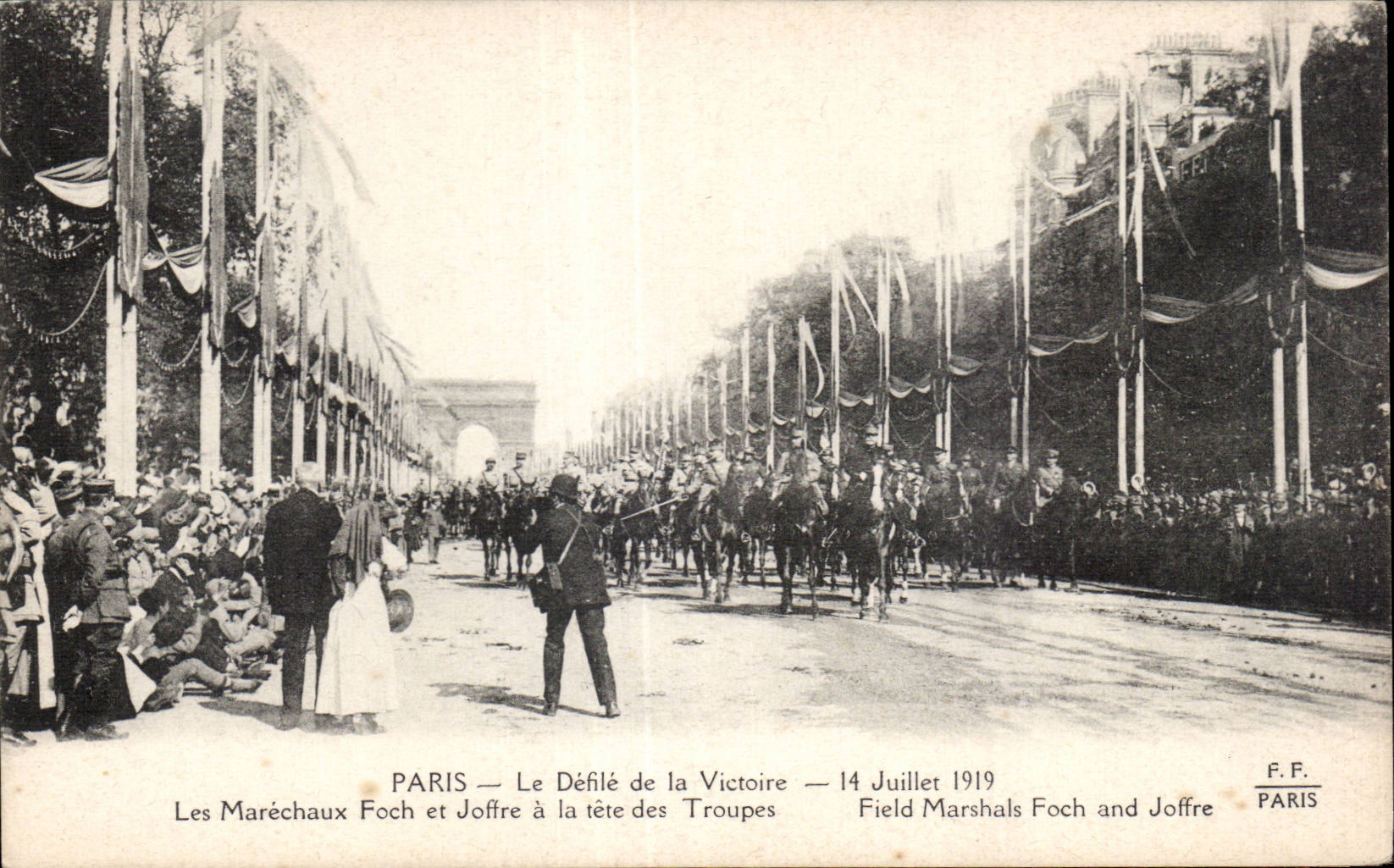 CPA Militaria Paris Festivals of the victory July 14th 1919 the marshals Foch and Joffre with the head of the troops