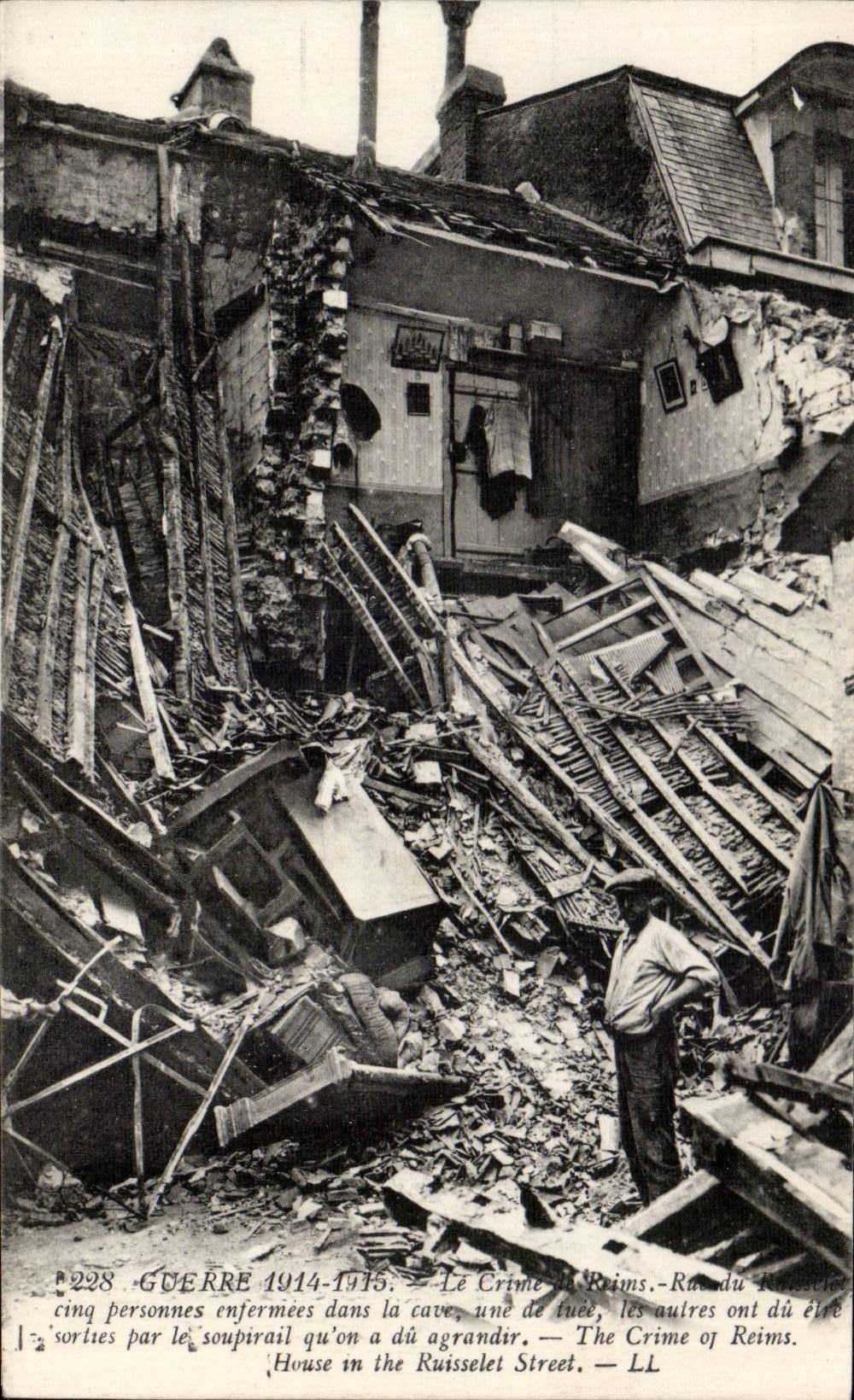 CPA Militaria War of 1914 the crime of Reims