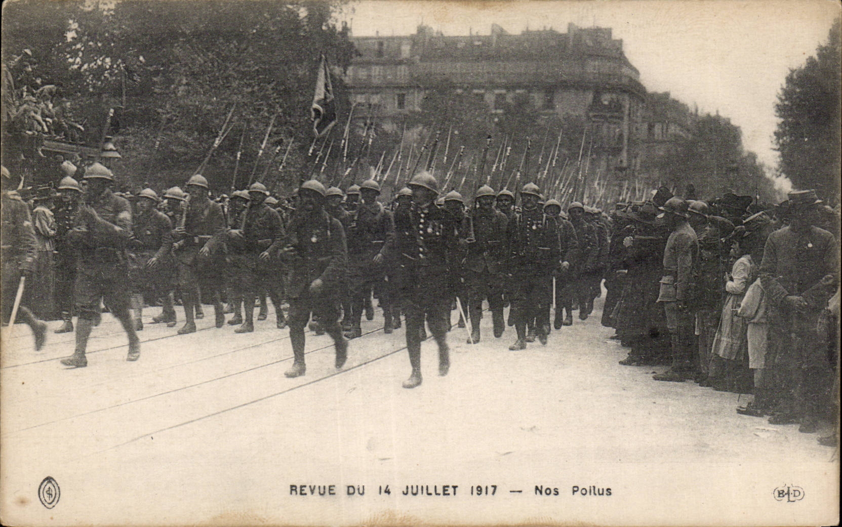 CPA Militaria Paris Re-examined of July 14th 1917 Our hairy