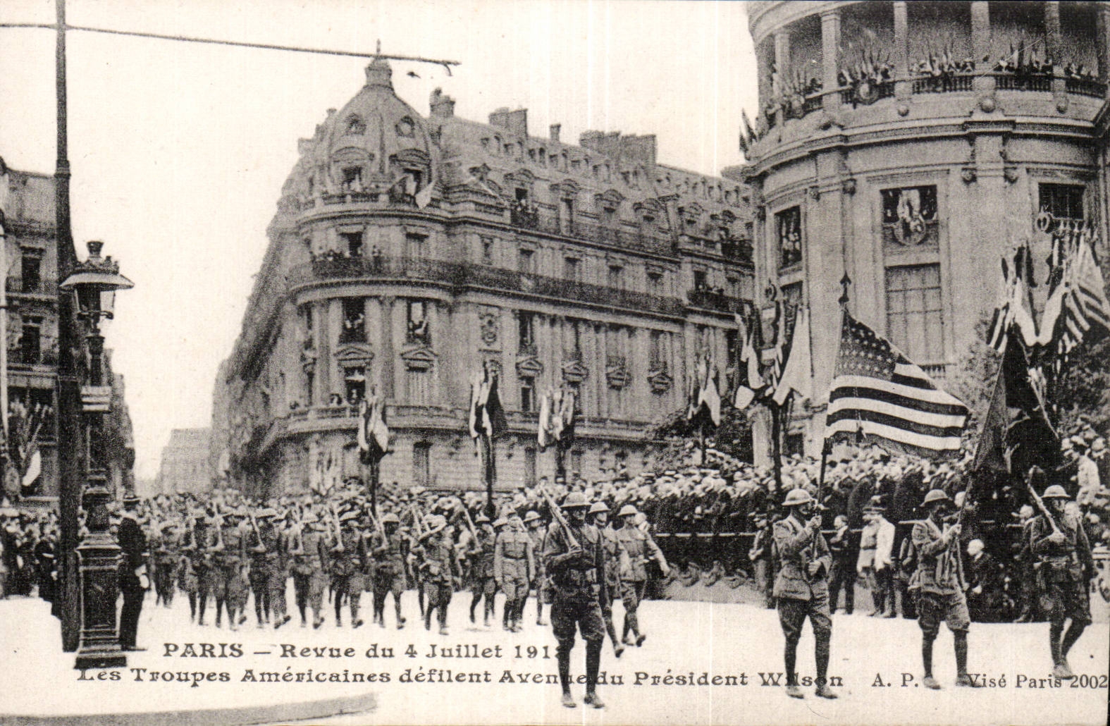 CPA Militaria Paris Revue of July 14th 1919 the American troops ravel Avenue of president Wilson