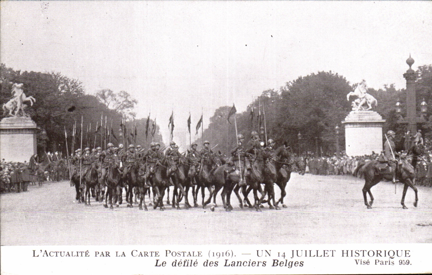 CPA Militaria Paris the procession of the victory July 14th 1919 the procession of the Belgian lancers